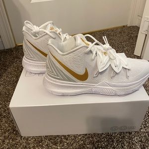 Custom Kyrie 5
